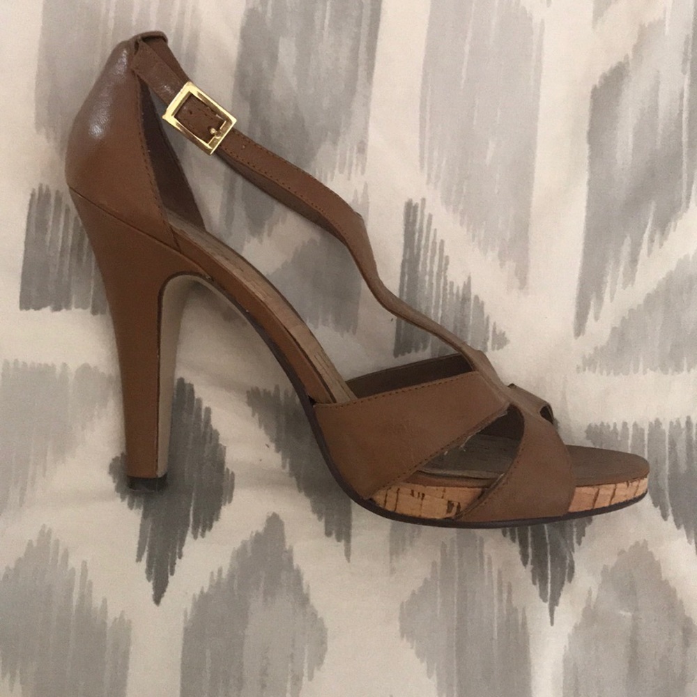 Nine West Tan Heels